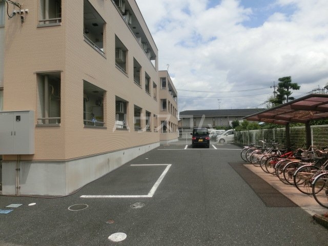 26/30 駐車場