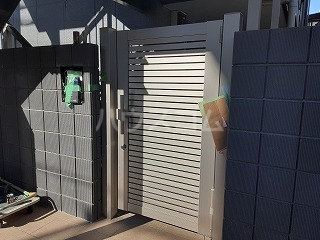 19/23 エントランス