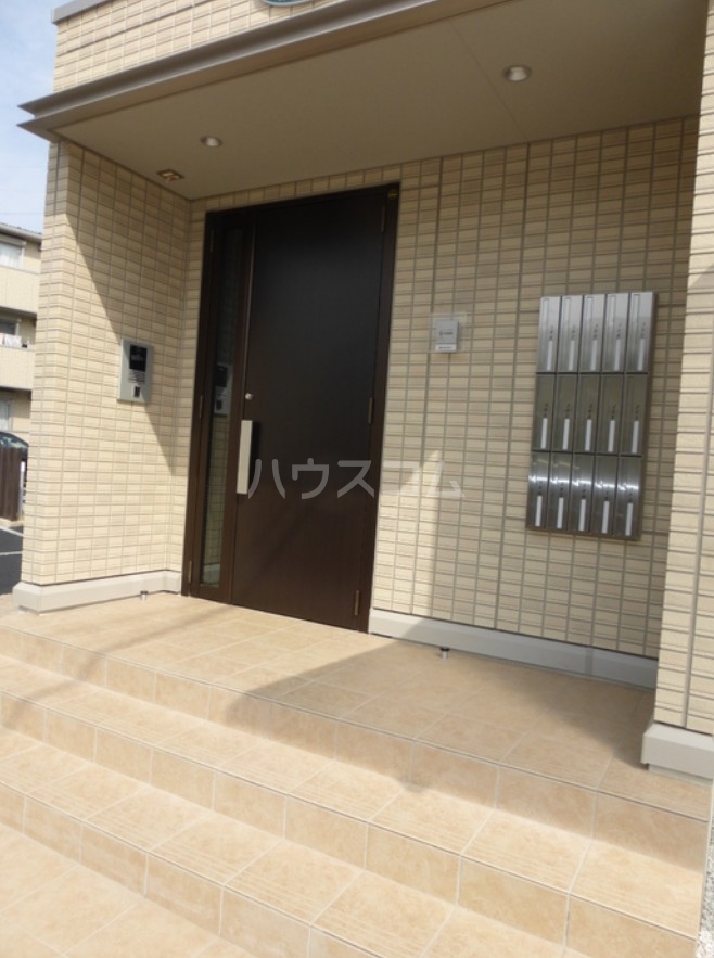 15/26 エントランス