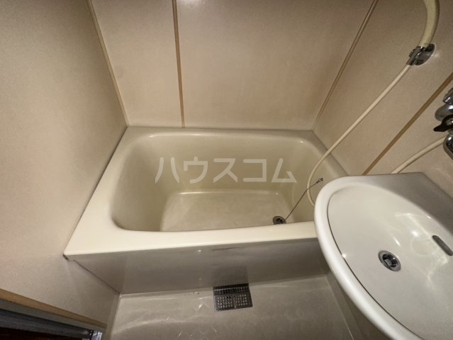 16/30 浴室