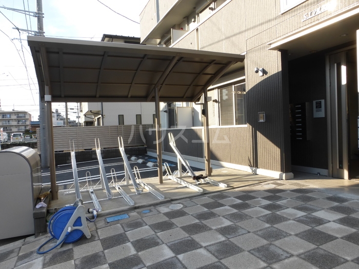 16/27 エントランス