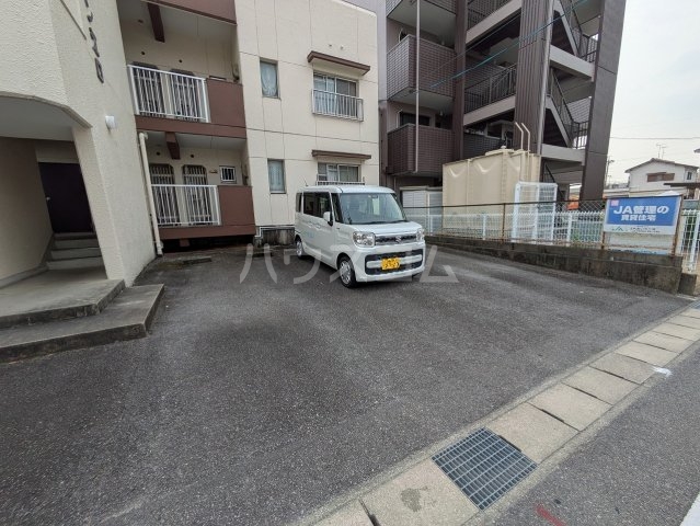21/29 駐車場