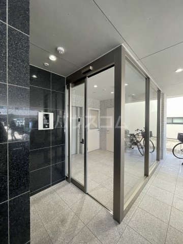 25/30 エントランス