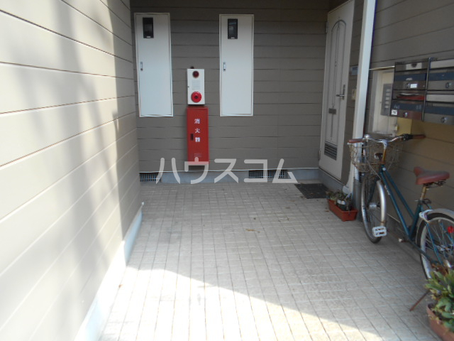 21/30 エントランス