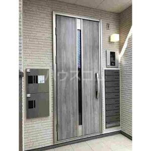 14/19 エントランス