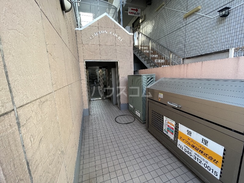 21/21 エントランス