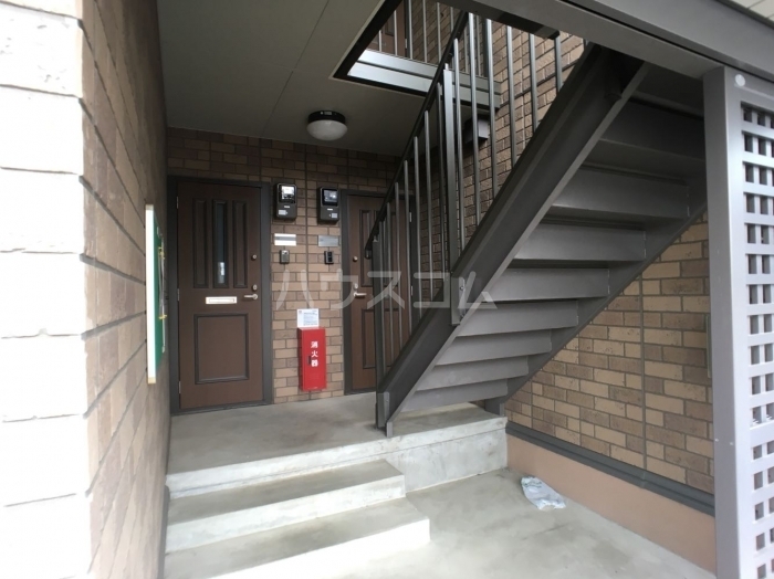 16/25 エントランス