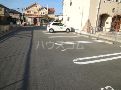 20/27 駐車場