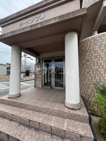 20/30 エントランス