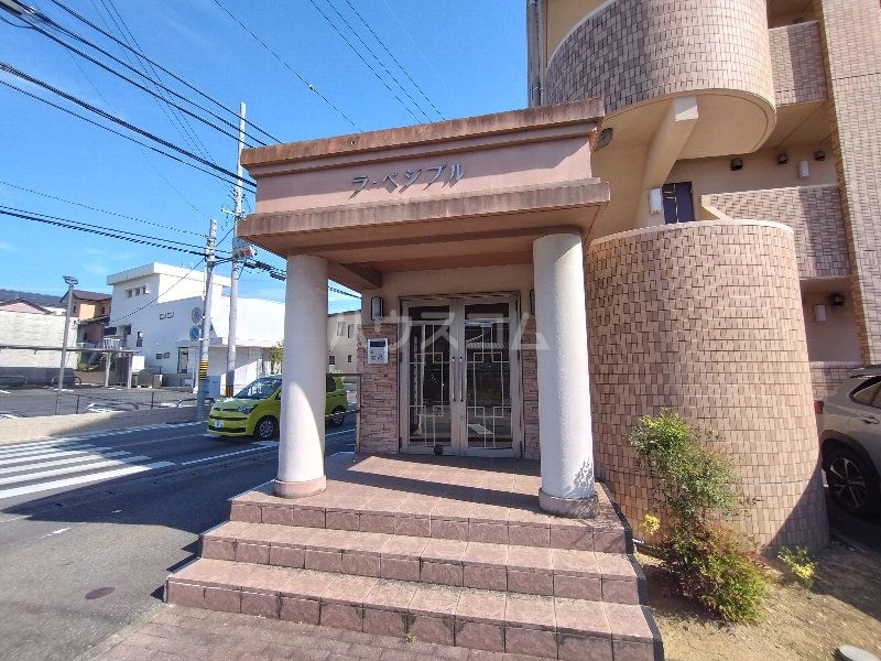 22/30 エントランス