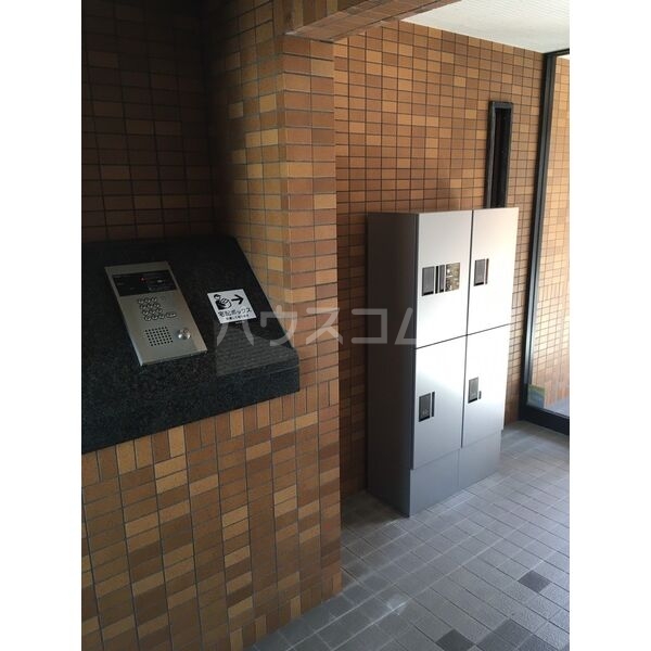 14/18 エントランス