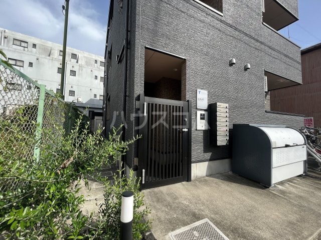 20/28 エントランス