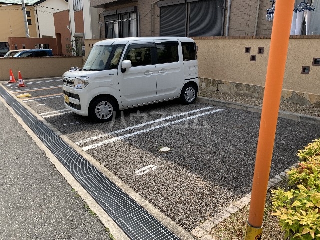 26/30 駐車場
