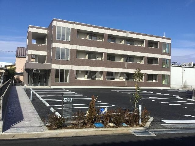 20/23 エントランス