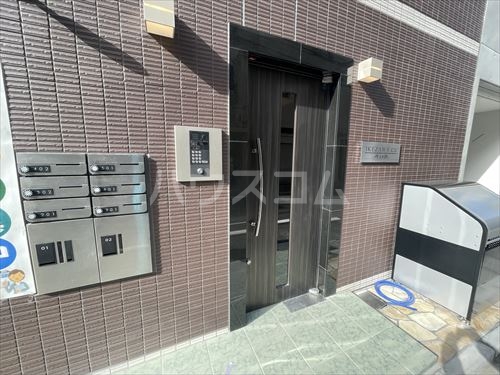 2/5 エントランス