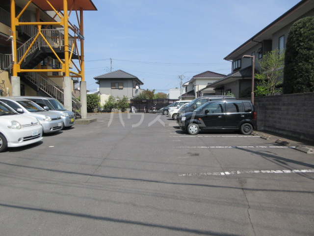 2/3 駐車場