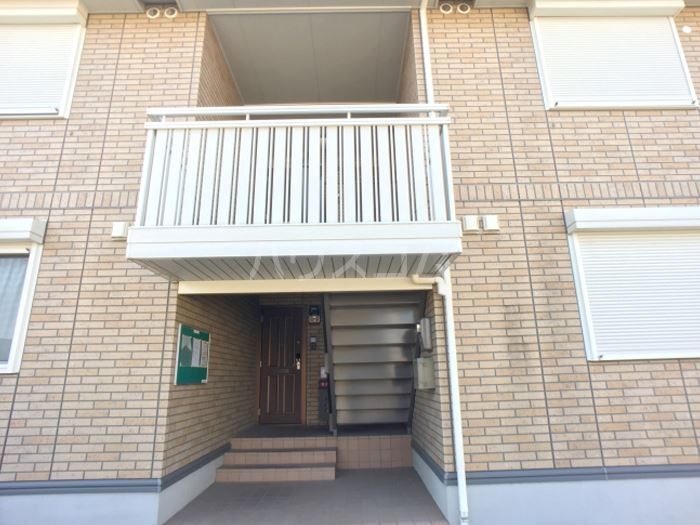 17/19 エントランス