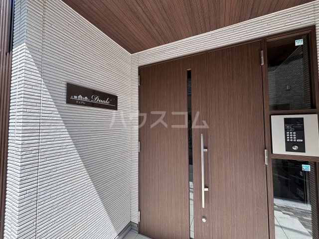 21/30 エントランス