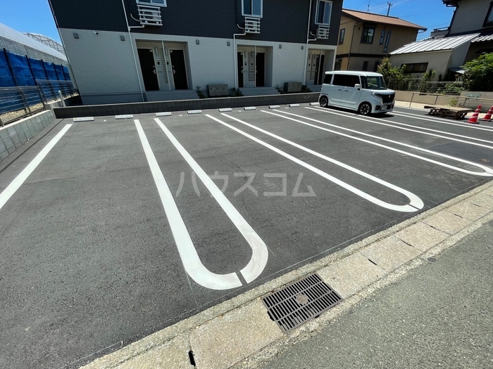 27/30 駐車場