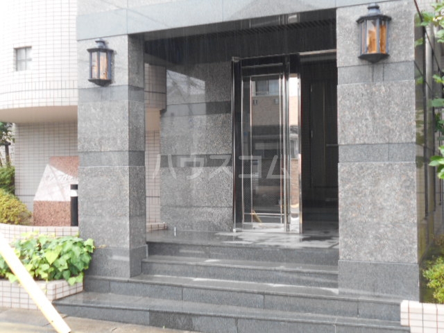 2/4 エントランス