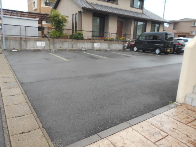 22/30 駐車場