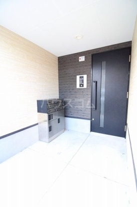 16/18 エントランス