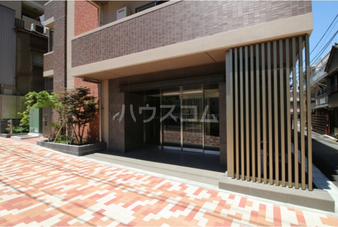 2/5 エントランス