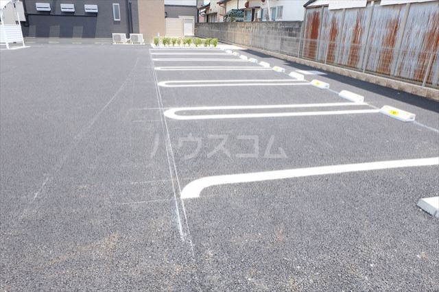 22/30 駐車場