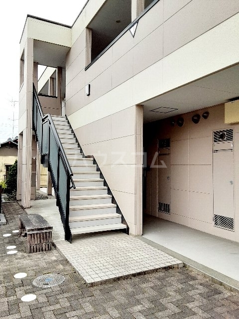 17/20 エントランス