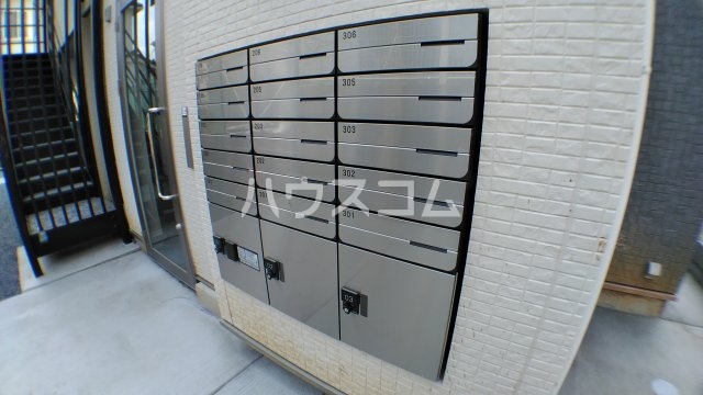 25/30 エントランス