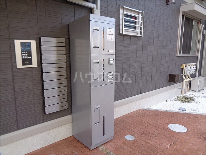 16/18 エントランス