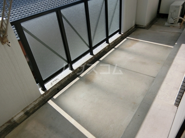 15/28 バルコニー