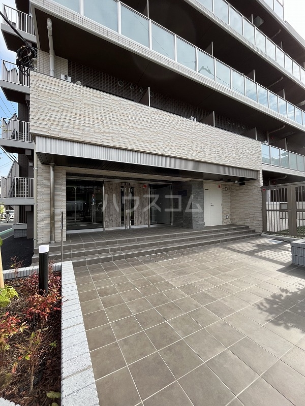 28/30 エントランス