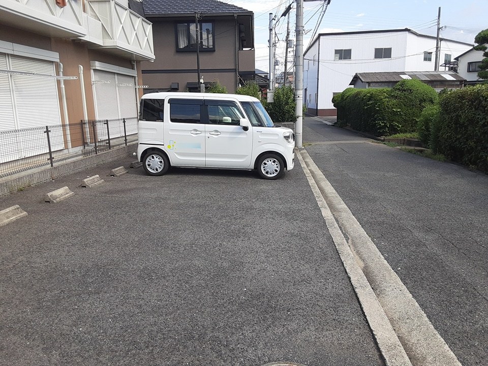16/17 駐車場