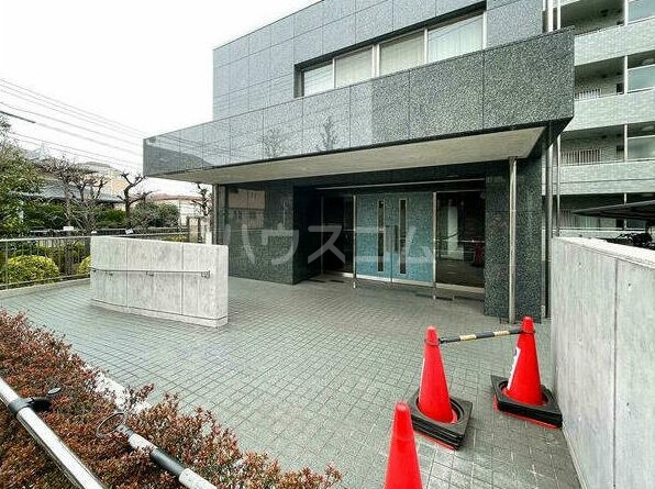 26/30 エントランス