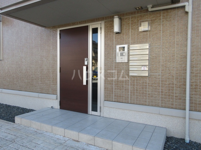 17/23 エントランス