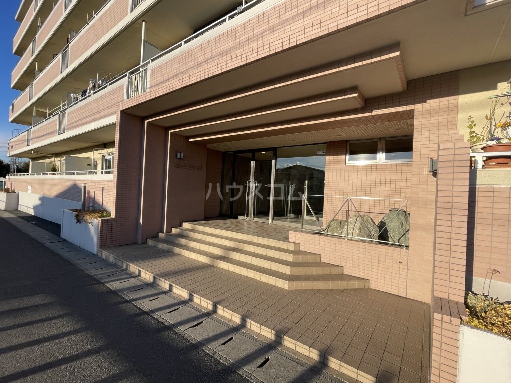 28/30 エントランス