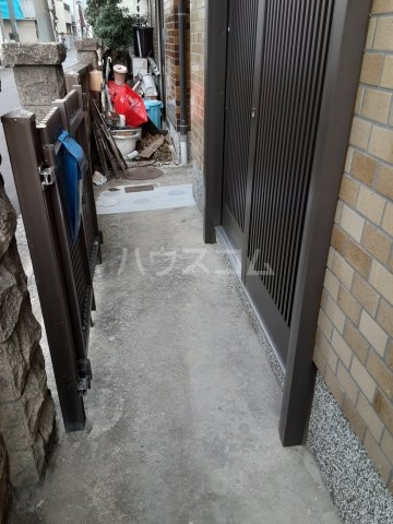 2/5 エントランス