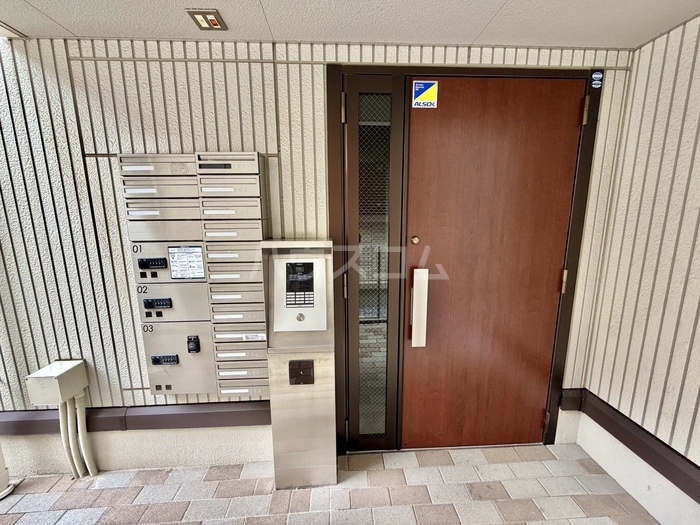 13/21 エントランス