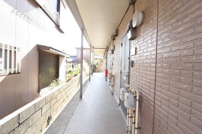 16/19 エントランス