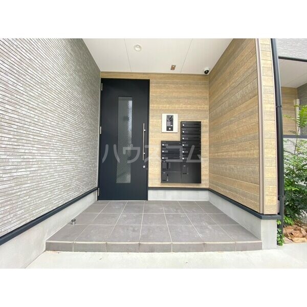 13/17 エントランス