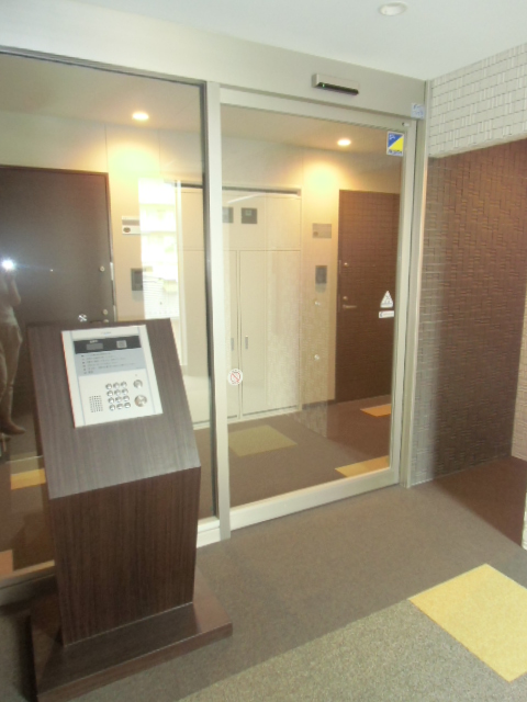 20/28 エントランス