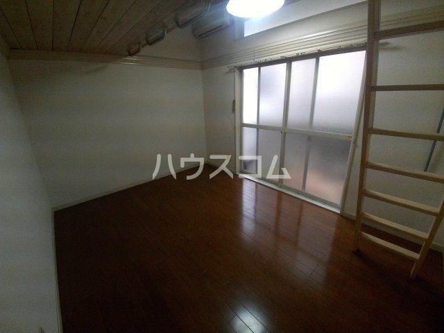 20/30 エントランス