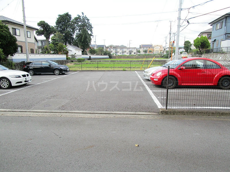 14/17 駐車場