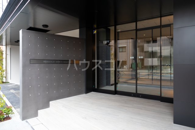 22/30 エントランス