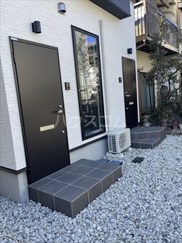 23/29 エントランス