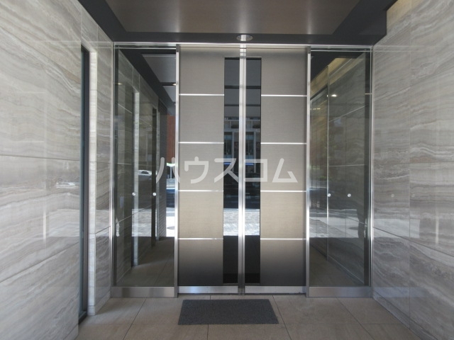 21/28 エントランス