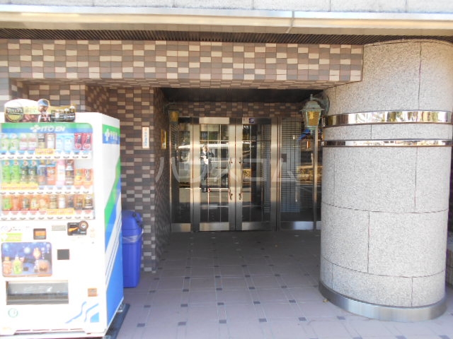 22/30 エントランス