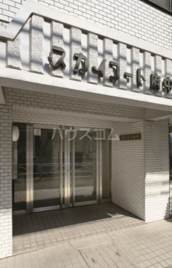 18/28 エントランス