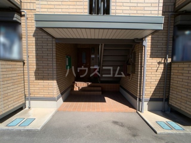 20/29 エントランス